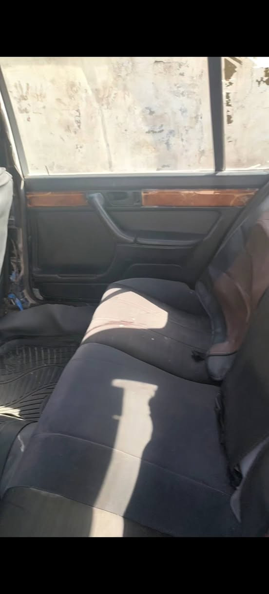 سلام عليكم للبيع سياره بيه حادث  بجم جه وحده مكينه بطه  رقم بصره راعيه بلكوت سنويه صاقطه عليه غرامه 400الف السياره بلكوت حي الشهداء تحويل مباشر سعر 15ورقه بيه مجال  رقم تلفون ***********/***********
