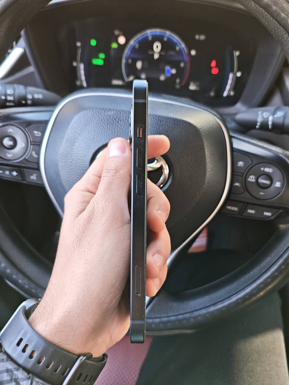 السلام عليكم
ايفون 13 عادي للبيع📲
بطارية 100🔋
ذاكرة 128
ضمان ماستر ينتهي 2026/7/18
نموذج M شرق اوسط
مكفول من كلشي
السعر 475 الف 
مكاني بغداد البياع 
*********** واتساب
