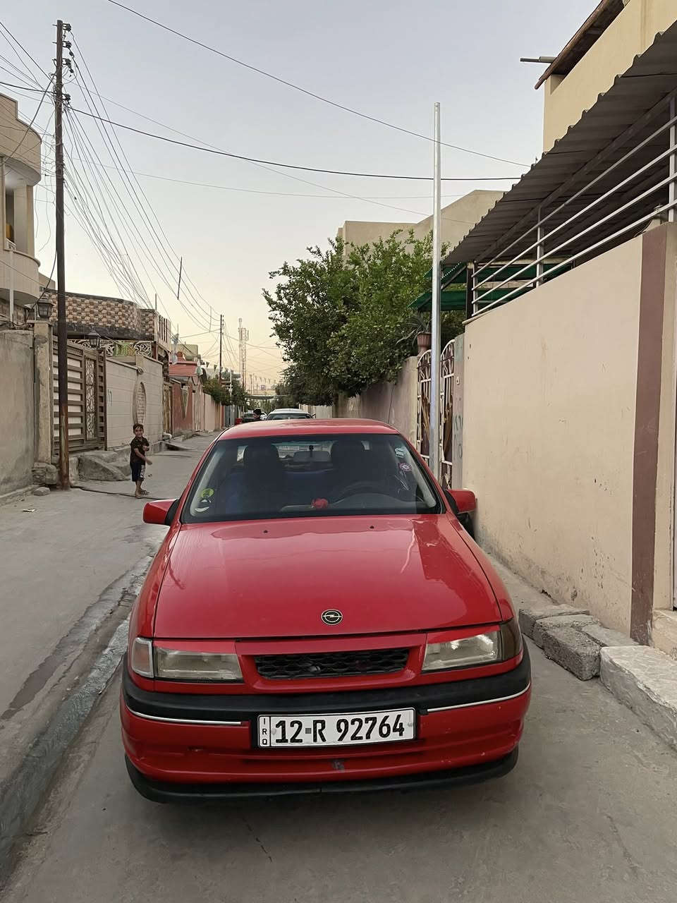 السلام عليكم اوبل فكترا للبيع موديل 1992 رقم دولي الماني كوبون اكتروني 
السيارة باسمي مصبوغة جمالية فقط سقف ما مصبوغ 
دوائر مامصلحه فول  محرك مصار شهرين من عمرته نظيف 
جامات امامي كهرب سيارة مابيها ضربة بس شبر جاملغ خلفي السيارة دواخلها نضاف فول مشاءالله والخارج شرط شخط مابيها السيارة كلشي بيها شغال مابيها نقص ابد كهربائتها كلها شغالة السيارة مال بيت  سعرها 46 وبيها مجال للشراي *********** واتساب كذالك بي مو شراي لاتخابر
