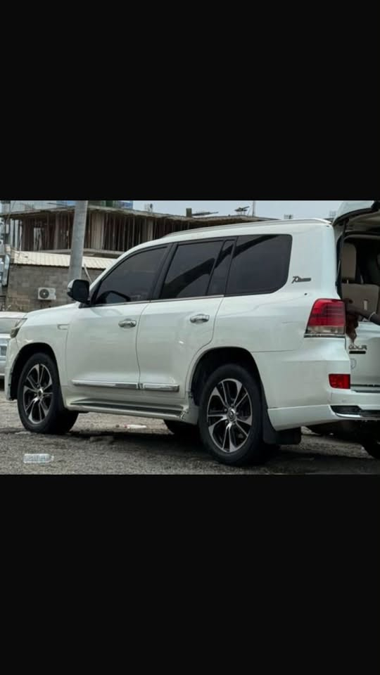 💫لاندكروزر gxr موديل 2019
💫 بصمة 

💫قير اوتوماتيك 

💫العداد 50.000km

💫مكنة v6

💫 ترخيص الخرطوم  ساري

💫السعر 330.000.000

💫عمولة المشتري %1

💫 مكان المعاينة الخرطوم 

💫💫💫💫💫💫💫💫

0112155365


**إذا كنت صاحب هذا الإعلان وتريد حذفه لأي سبب، رجاءا أرسل رسالة إلى الدعم الفني**