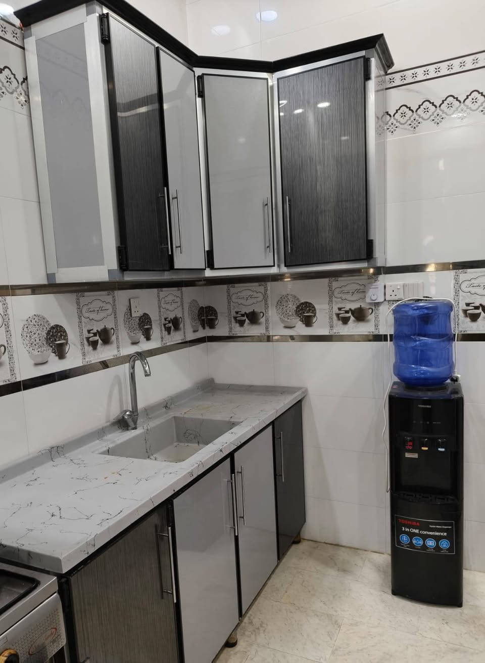 كاونتر المنيوم ٣ قطع زاويه مع فرن للبيع الكوفه للستفسار الاتصال ***********

