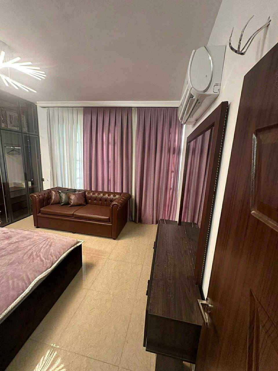 للايجار للايجار 🏠🏠
منزل المساحه 55 متر طابقين جديد لوك يحتوي على 2 غرف نوم وصاله ومطبخ وصحيات البيت مؤثث اثاث مودرن وراقي حديث علما انو البيت ركن منطقه الاستاذه حي الجهاد خلف ال 4 شوارع مباشرتا شارع عرضه 20 متر سعر الايجار 800 الف قفل
الاستفسار الاتصال
حسين عقارات
***********
مكتب الثقه الهندسي للعقار
