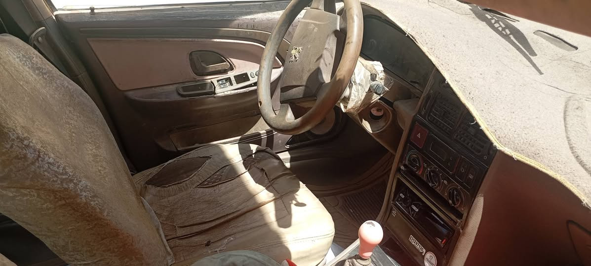 بيجو مديل 13 رقم بغداد مصفره هيئه وغرامات محرك كير جديد بجيس الورقه مال ضمان المحرك موجوده كربلا  *********** السعر 27 قفل يعجبك اتصل عوزها بس السياره بطاين حداديه جديده مشط جديد كله ايساكو الاصلي
