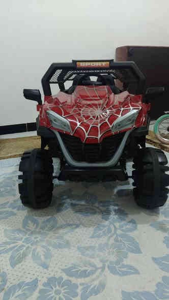 سياره اطفال حجم كبير كلش شرط الشغل تحتاج باتري بس السعر 110وبيها مجال  العنوان الزبير دور الدواجن***********
