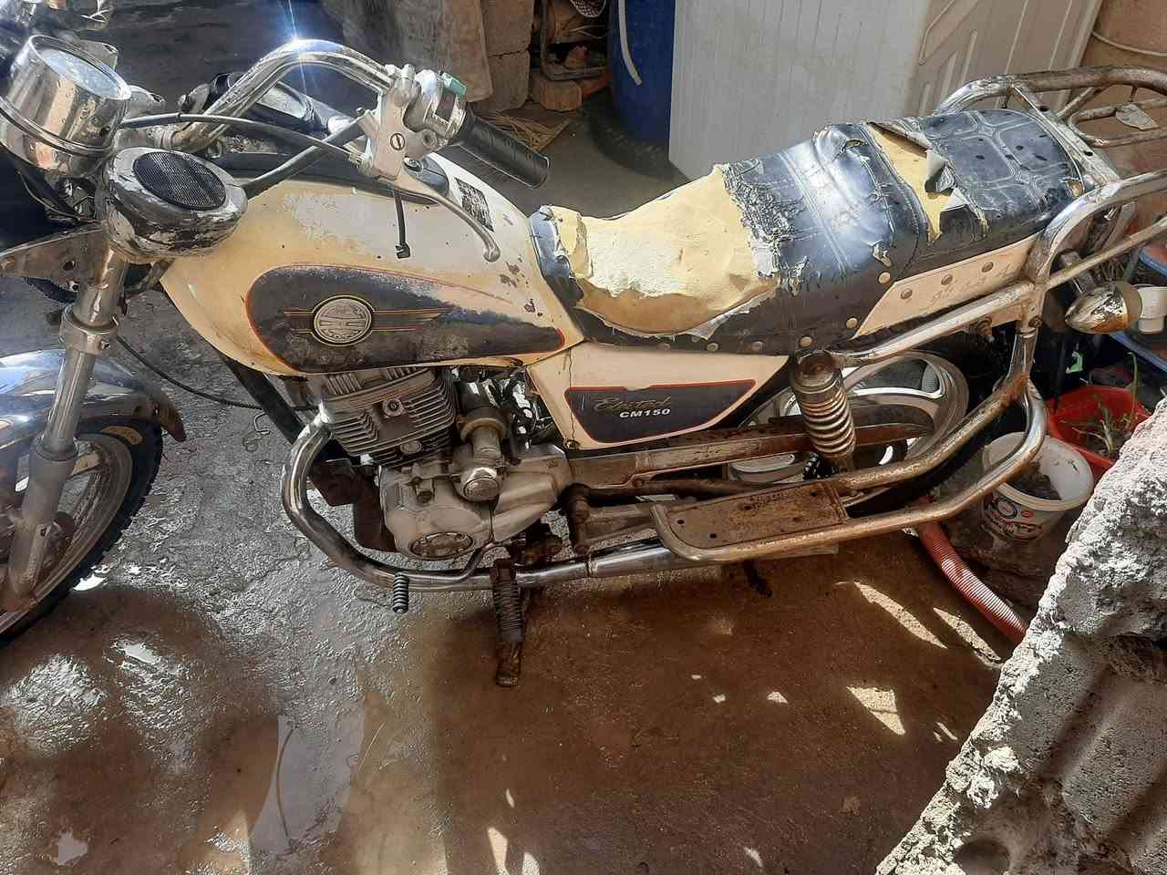 دراجة للبيع اوراق موديل 15 كلها شغالة مال جناي ب400وبيها مجال للطيبين شراي تعال خاص مكاني شطرة


**إذا كنت صاحب هذا الإعلان وتريد حذفه لأي سبب، رجاءا أرسل رسالة إلى الدعم الفني**