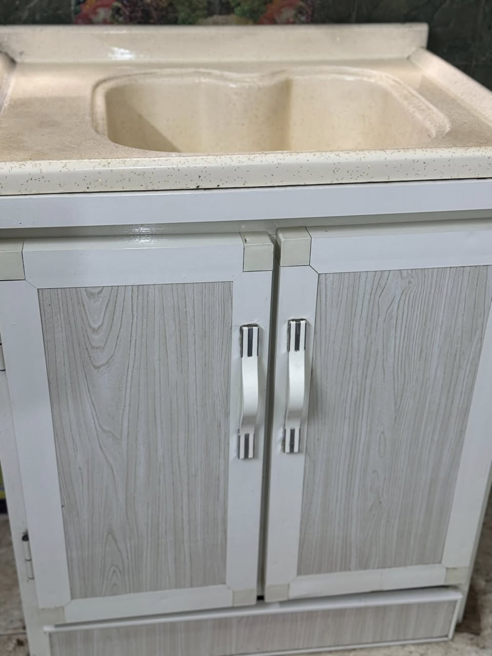 السلام عليكم كاونتر المنيوم تغليف كابون وبليت من الطرفين للبيع نظيف جدا السعر 500 قفل


**إذا كنت صاحب هذا الإعلان وتريد حذفه لأي سبب، رجاءا أرسل رسالة إلى الدعم الفني**