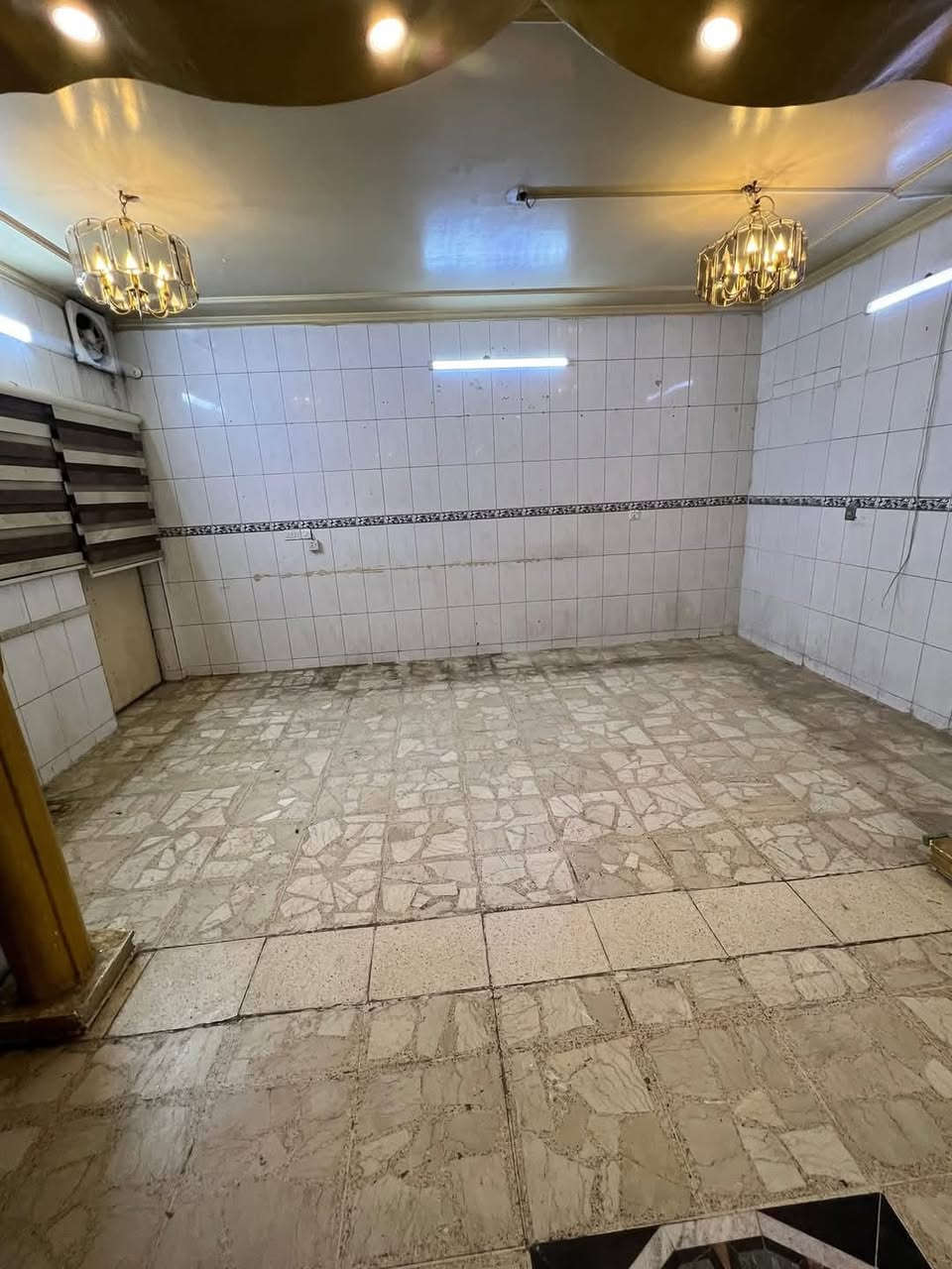 للايجار في منطقة السيدية

بيت 150 متر يحتوي على اربع غرف نوم
وصاله ومطبخ وخدمات عدد 2 وكراج وحديقة نظيف جدا 

بدل الايجار مليون وربع

للاستفسار الاتصال على الرقم
***********
