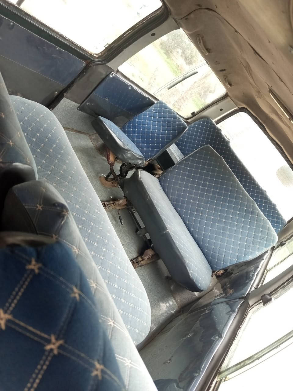 تفاصيل داخل الصوره
