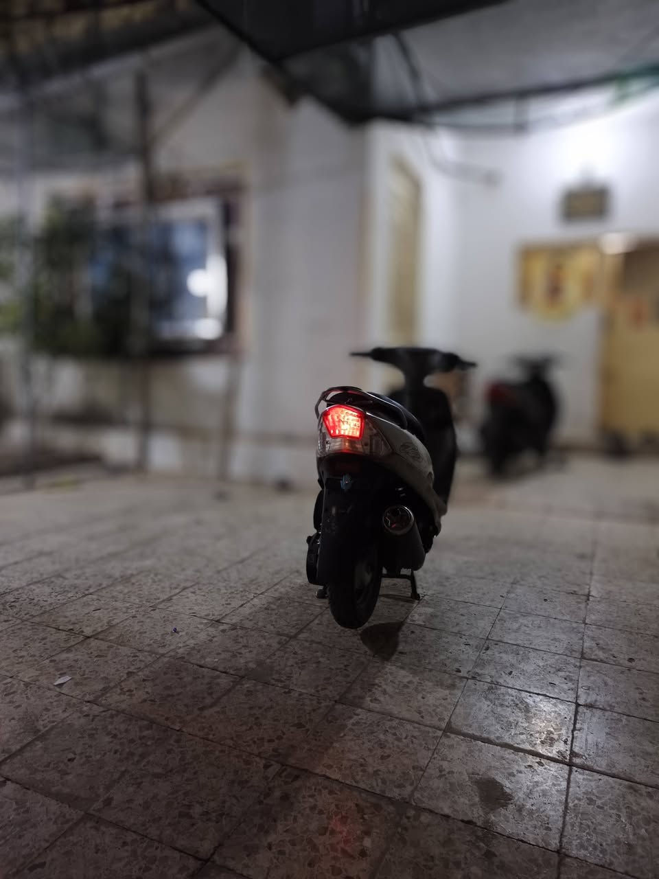 السلام عليكم شباب دراجه ماكس منغولي موديل 2006 صارلها 3 اشهر كلشي بلادي كفرات بلاد ما مفتوحه الدراجه كهربايات كلها شغاله مالاعب بيها ابد السعر مليون قابل للتفاوض شراي بس يدك ***********سبب البيع اريد اجيب ايراني
