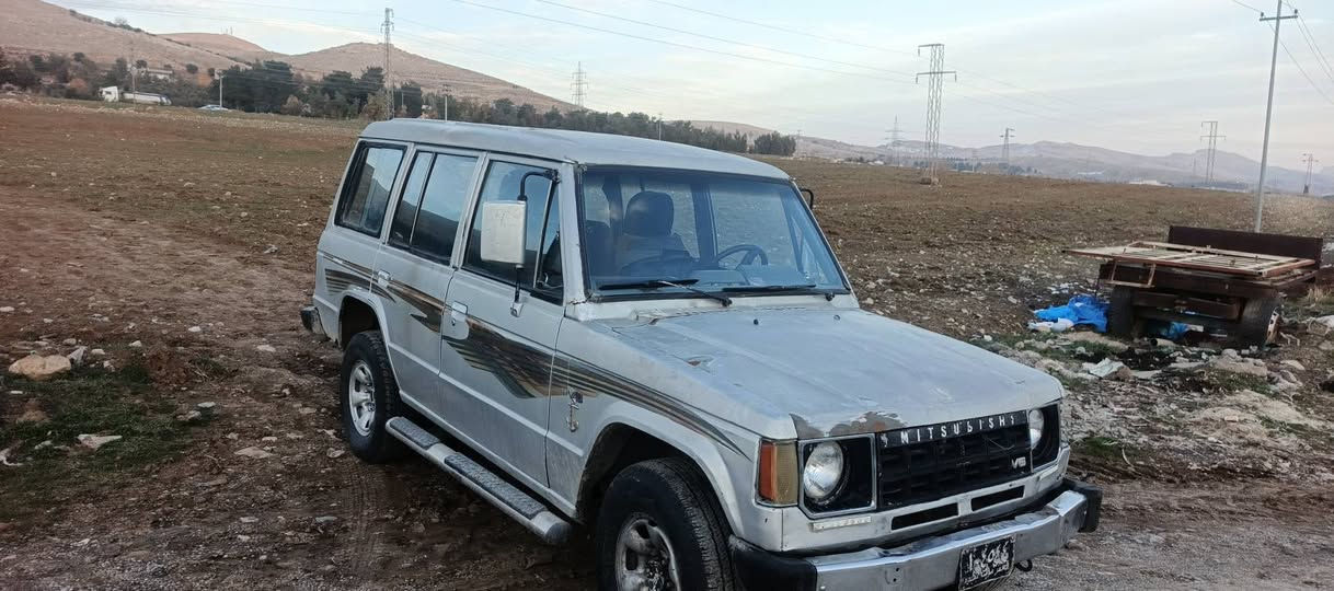 باجیرۆ مۆدیل ١٩٩٠ ئاڕمی پلاسیک سلێمانی گێڕو مه کینه به ته سێ هه زار گێر تۆماتیک سعری ١٦ وه ره قه شوێن بازیان 
***********
*********** السليمانية, العراق
