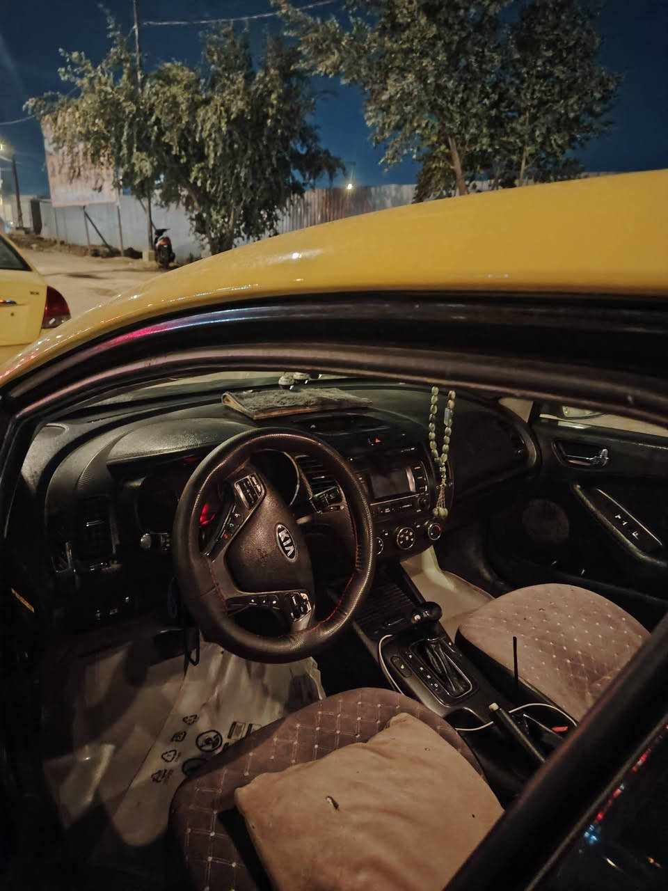 فورتي موديل 2014 بس قبق جنطه بغداد رقم انكليزي بسمي المكان بابل الاتصال ***********
