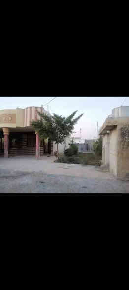 السلام عليكم بيت للبيع مع سبع محلات مساحه البيت 570 متر زائدا المحلات 216 متر طابو زراعي سنه 25 يتوفر كافه الخدمات ماء وكهرباء ومدارس زائدا مستشفى العنوان بغداد المعامل الحسينيه منطقه السعاده قرب بانزي خانه السعاده شارع البعامر بدايه المنطقه بناء حديث درجه اولى ملاحظه اللي يريد البيت وحده ابيعه اللي يريد المحلات وحدهن ابيع اتصال على صاحب الدار***********
