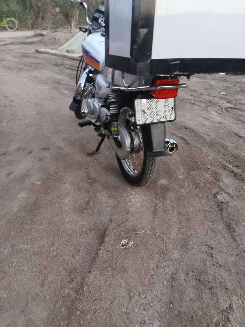 سلام عليكم دراجة ايراني شلامجه مديل 23 كامله مكمله ما ناقصها شي لا مفتوحه ولا ملعوب بيه كهربائيات كله شغاله من الطول للطول مكاني البصره قضاء المدينه ***********
