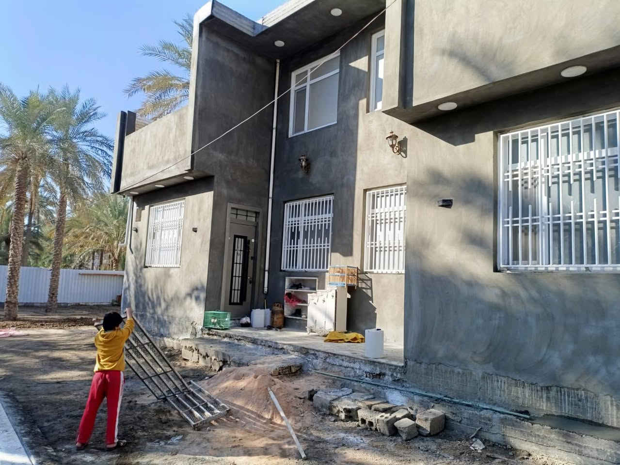 مع بيت مساحته 180 طابقين صار شهرين من كمل اربعه نوم وحده بيه سويت حمام داخلي  مطبخ 6 في اربعه واستقبال ومنور كبير صحيات 3 شرقي وغربي

عنوانه قرب البارون عمود 94 مقابيل مدرسه القزويني بالشارع العريض وتنزل مسافه ميتين وخمسين متر نفسه الشارع يخرجك ع حي العباس

سعر مغري وبلاش 

الاستفسار

***********

***********
