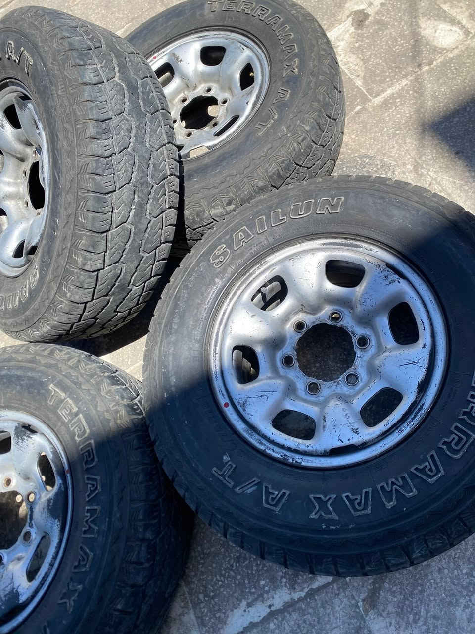طقم جنط ست براغي مع كوشوك نضيف قياس ١٥للبيع او للبدل موجود برصيفه عوجان ٠٧٨٨٥٧٧٦٤٣


**إذا كنت صاحب هذا الإعلان وتريد حذفه لأي سبب، رجاءا أرسل رسالة إلى الدعم الفني**