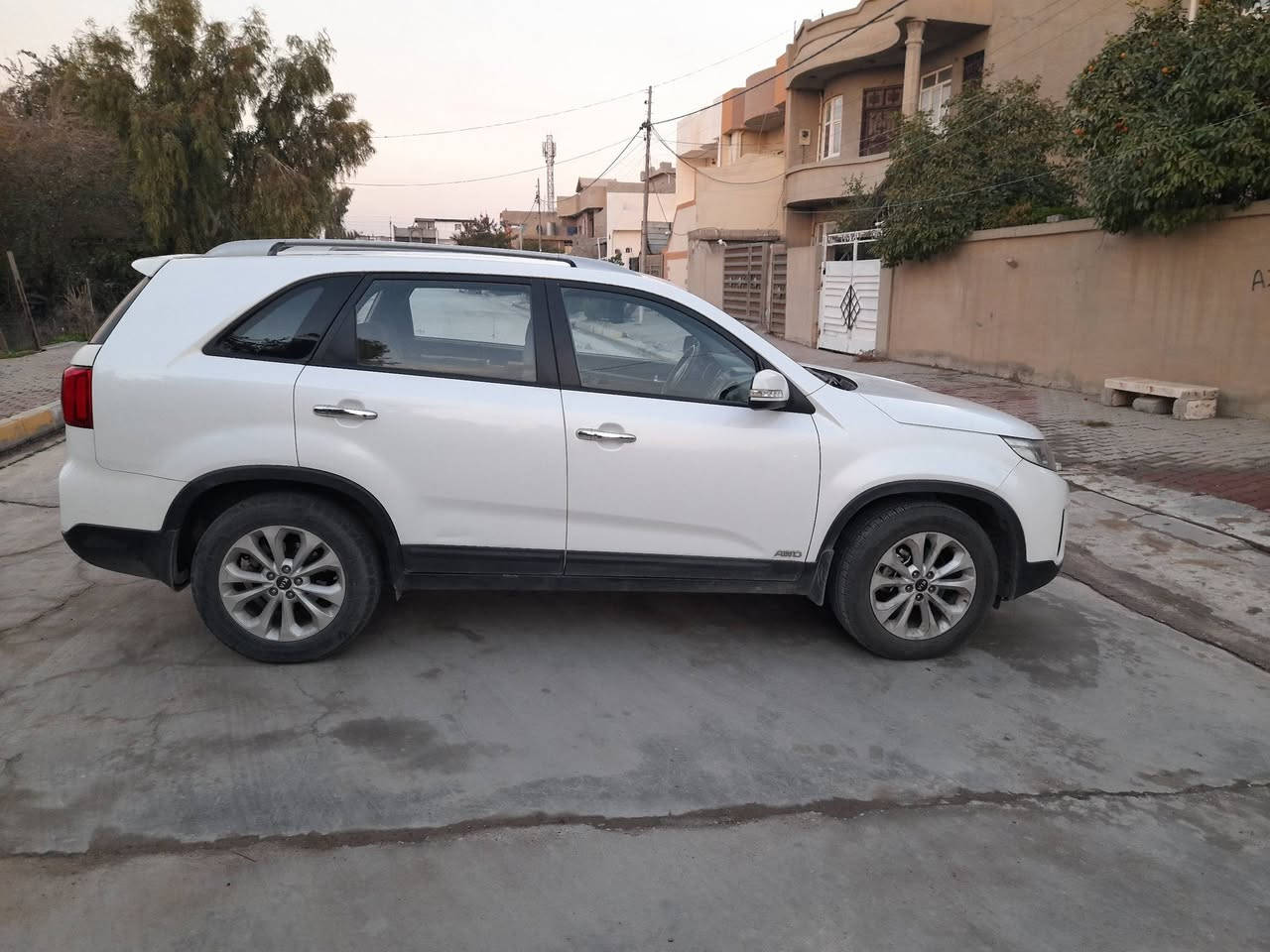 سورنتو موديل ٢٠١٤  محرك ٦  رقم سليمانيه مكفوله من الضربه والصبغ والتعديل والبارد سنويه الى ٢٠٢٩ مكان السياره كركوك رقم الموبايل ***********
