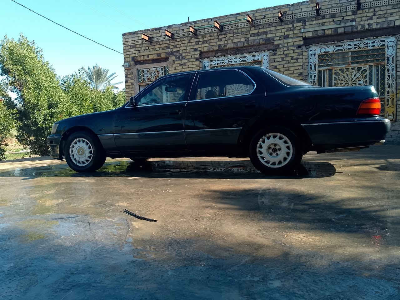 سلام عليكم تويوتا موديل ٩٠ سياره جديده كير ومكينه بطه حاويه ستوني شادهن رقم بغداد بسمي نكليزي مكفولة كفاله عامه من الضربه والفتح وصبغ المكان نجف ناحيه العباسية استفسار على الرقم ***********
