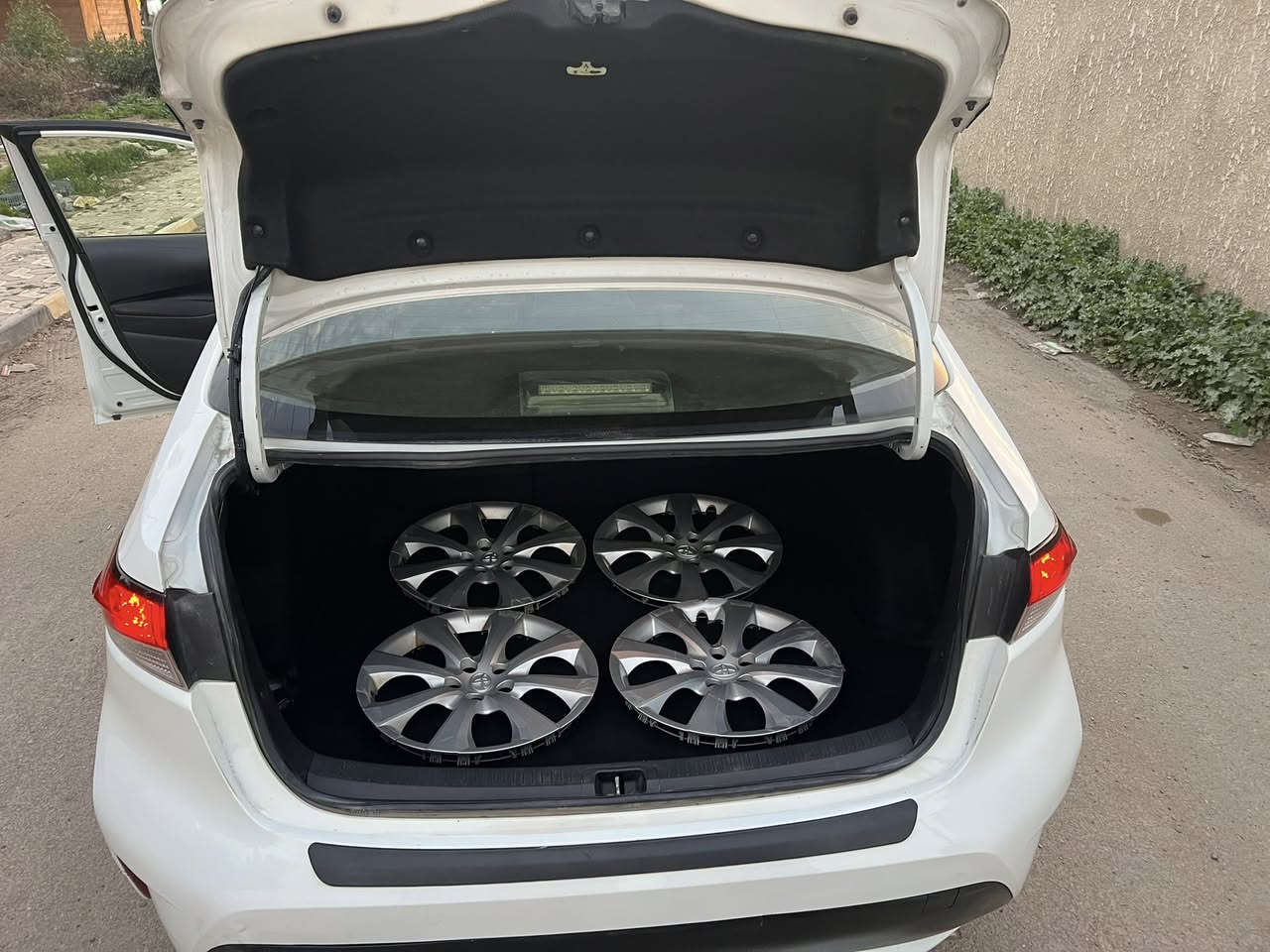 السلام عليكم
من رخصة الادمن

كورلا 2020 

وارد أمريكي حادثه موضح بالصور والسونار بدون ايرباك

مكينة وكير ممفتوحة مكينة 1800

ماشية 97

السيارة رادار

اوتو هولد هند بريك كهرباء

مانع انزلاق

السيارة هزة جديدة وسنوية جديدة 

مكاني بغداد الجادرية

السعر 138

***********
