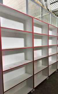 ٣ فاترينات • تسكام • للبيع