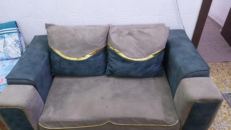 السلام عليكم
عدنه تخم قنفات تسع ‏مقاعد نضيف اخو الجديد 

العنوان بغداد حي لأساتذة 

السعر ٣٥٠ ألف ￼ 

للاستفسار الرقم ***********
