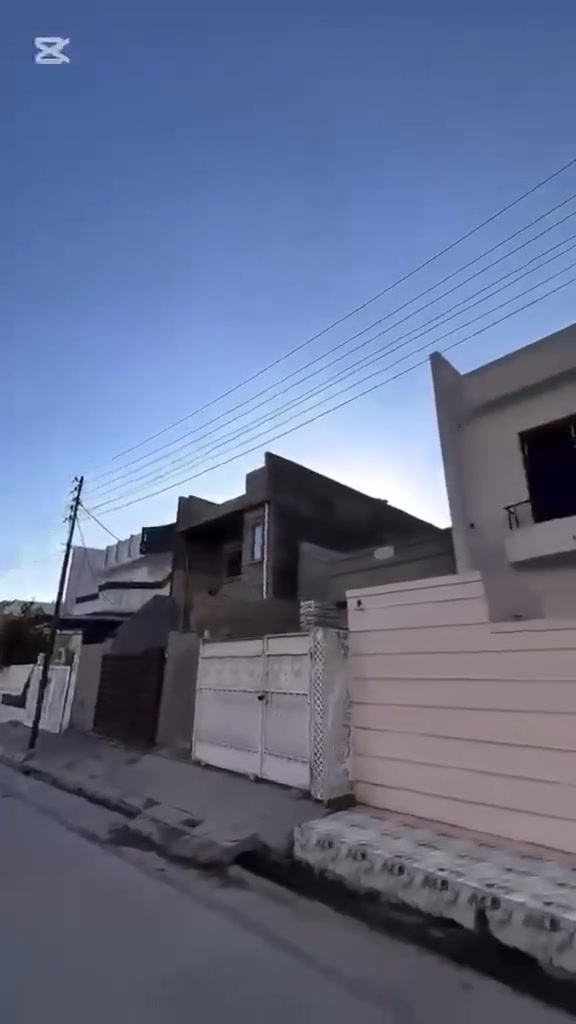استلم مفتاح بيتك الجديد.. "صفر" ! 🗝️🏡✨
يعلن مكتب بيت المستقبل للعقارات عن توفر بيت طابقين بتصميم حديث وموقع مميز في منطقة 58.
📍 الموقع: كركوك - منطقة58 (قرب جامع الهجرة).
📏 المساحة: 200 متر.
🌟 المواصفات:
✅ البناء: طابقين (حديث وصفر).
✅ التصميم: واجهة مميزة وتقسيم داخلي مريح.
✅ الحالة: جاهز للسكن فوراً (ما يحتاج أي مصاريف).
📞 للاستفسار عن السعر والتفاصيل:
***********
***********

اهلاً وسهلاً زبائنا الكرام 👋🏻
نستقبل كافة العروضات تجارية و سكنية 🏠
ونستقبل كافة الاستفسارات العقارية ☎️

#عقارات_كركوك #حي_الواسطي #بيت_صفر #بيت_للبيع #طابقين #بيت_المستقبل
