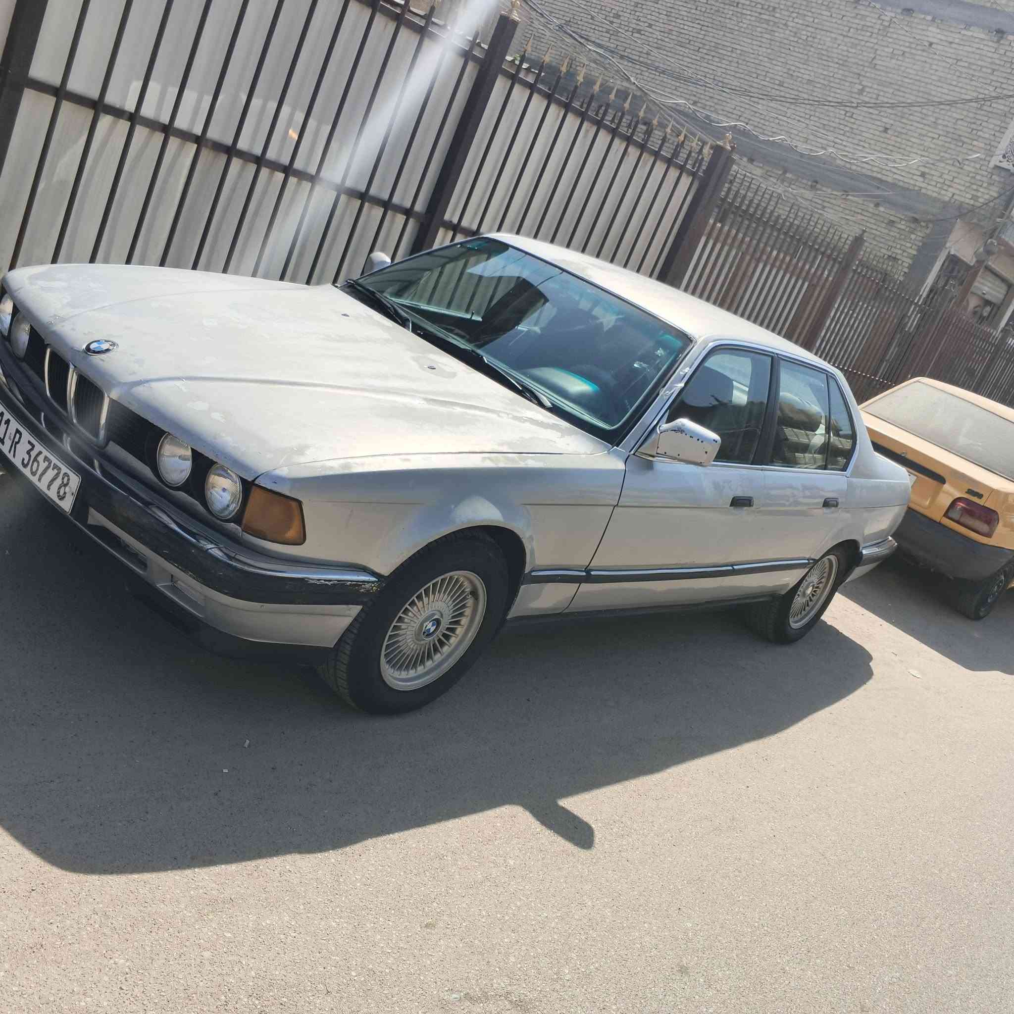 لبيع بي ام دبليو موديل 90 اللون رصاصي رقم بغداد انكليزي كير محرك بلادي بدون صبغ جراد قليل تبريد ثلج شغل باسمي تخم تاير جديد عنوان بغداد المشتل اتصال ***********
