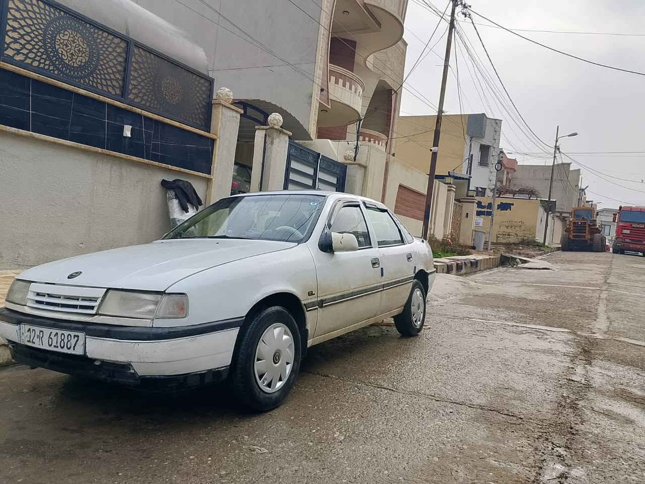 سلام عليكم اوبل فكتره موديل   1992 حجم 16محرك شرط كير شرط مصلح دواير ودوسات جاملقات الكدام كل واحد اربع اصابع صبغ كاربون بانزين رقم دولي نينوى بسمي شرط التحويل مكاني  السعر 40حي القاهرة ***********
