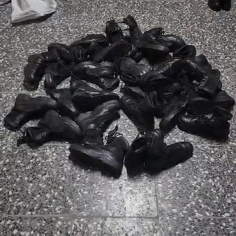 وصل الجديد وبكمية محدودة. 
بسطال مارنز كوري مبطن طيارين خفيف الوزن 
 متوفر بعدة قياسات
توصيل لكل المحافظات
للحجز والأستفسار واتساب ***********
