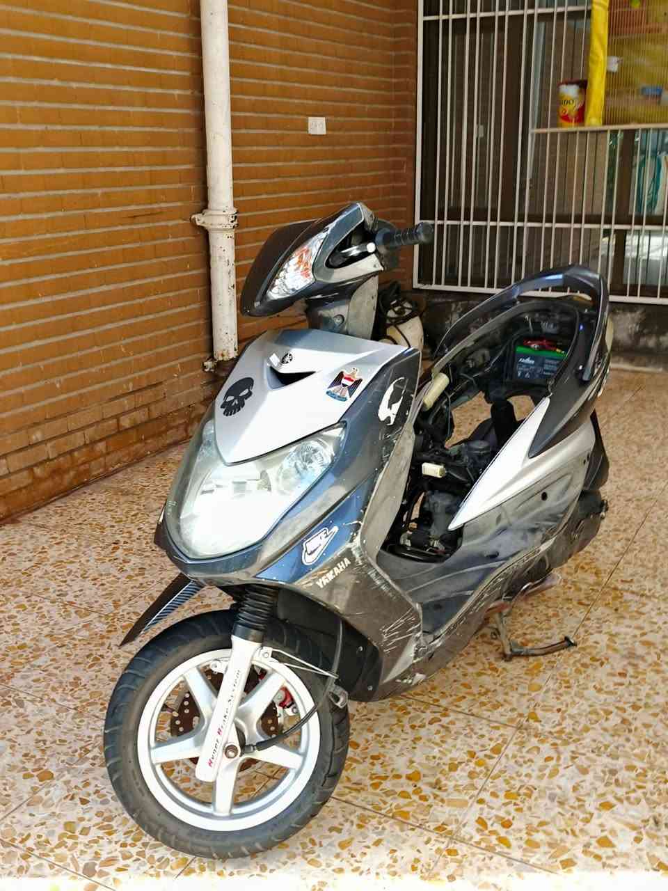 سلام عليكم
اخوان دراجه سكنس فحل كوري نوزل خط واحد للبيع
اخوان الدراجه ما مفتوحه ماطاختها سبانه دراجه 2008 بيها نقص راجز سلف تعبان والكلج الأمامي بي هاف وشلعه مو ذيج القويه علماََ الكلج الخلفي بعده بالجيس يعني بس الأمامي يتبدل ب٢٠ الف وتاير امامي بي بناجر غيرها ربع ماتذب والسعر عل خاص مكاني بغداد الكراده *********** وتحياتي
