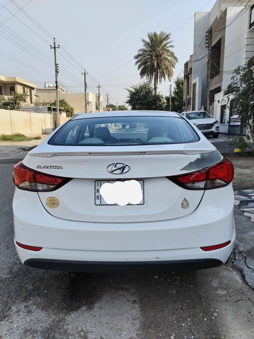 السلام عليكم 
سيارة النترا موديل 2016 خليجي  بيضاء اللون محرك 1800 دوش السيارة بأسمي والسنوية جديدة تحويل ثاني يوم
تحكم سترين وفتحه ويدات نيكل  تبريد قطعتين ماشيه 141الف 
مكاني بغداد حي العامل 
السعر 138
للاتصال *********** بغداد, العراق
