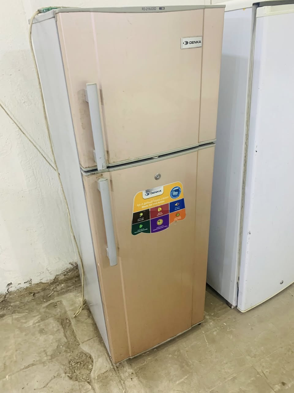 ثلاجه حجم كبير 135 
ثلاجه وسط سعر 100
غسالات حجم كبير 75
غسالات حجم وسط سعر 60
براد ماء سعر 65
***********
حله باب المشهد
