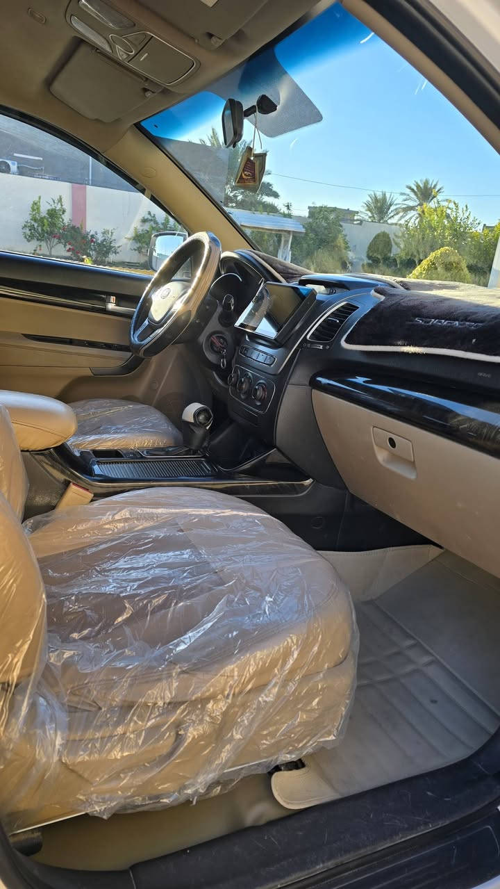 #للبــيـــع
ســورنـتــو 2014 رقــم انـبــار 
7 راكـب محـرك 6 سلنـدر 
مكانهه الرمـادي // كفاله عامه 
للأستفسار : ***********
