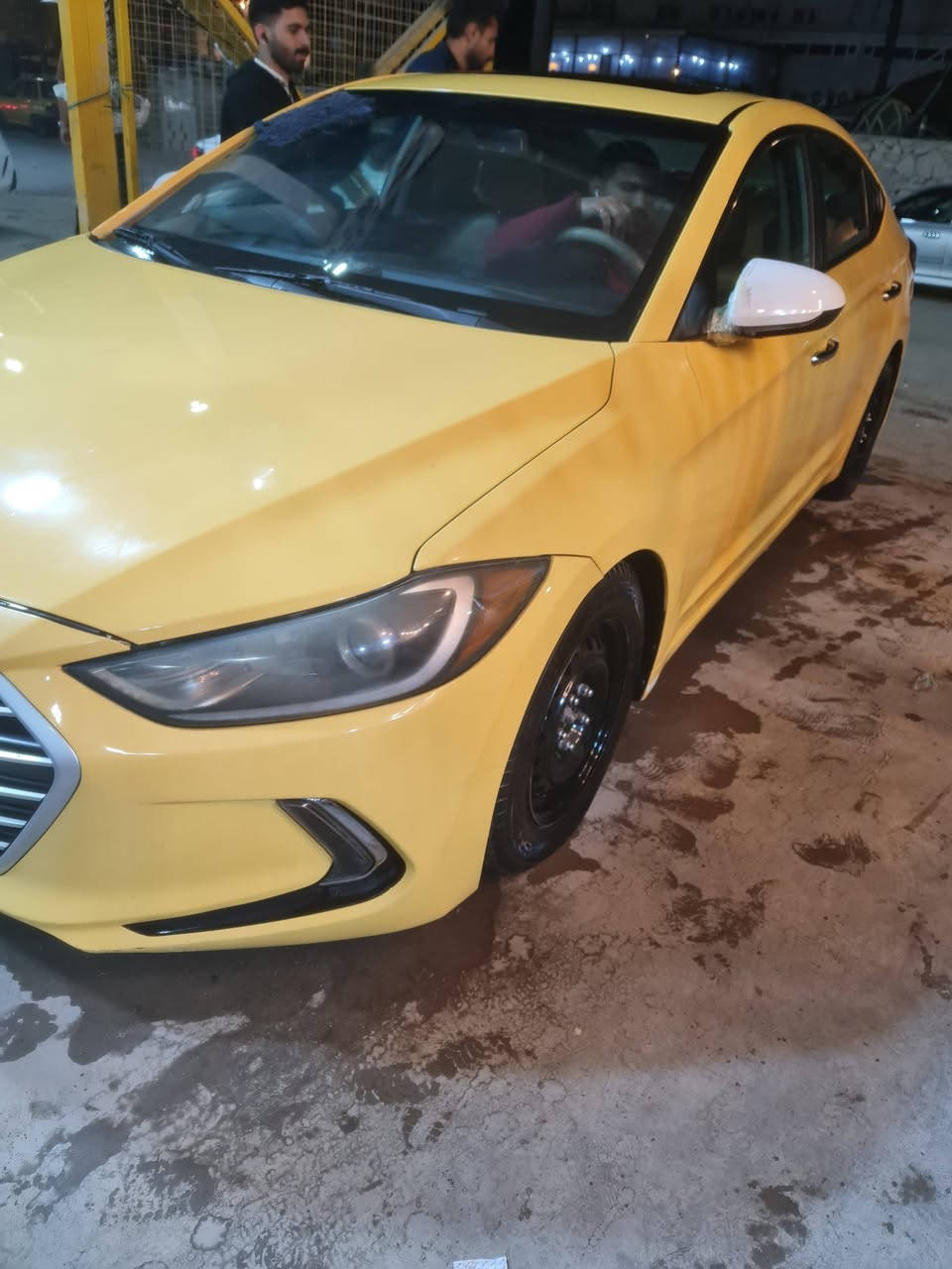 السلام عليكم للبيع النترا 2018رقم بغداد تحويل مباشر فول مواصفات بصمة وفتحه بالسقف تبريد ثلج صدر امامي  خلفي جديد بطارية جديده تايرات جديده كشر جيد جدا المكينه بيها تنقيص اقل الربع من تبديله الدهن للتبديله الثاني تبخير ماكوو شلع مكان السيارة بغداد الكرخ مكلف بالنشر رقم صاحب السيارة
***********
