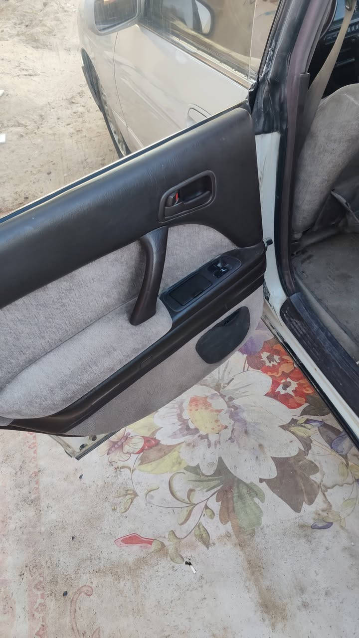 السلام عليكم خوان
بطه متصل مديل 92 مكينه 3000رياضي

مكفوله من ضربه قويه وصوليات سياره باسمي سنويه تنتهي ب28 تبريد شغال هستوني مسويه منضومه كامله
سعر 68وبيه مجال قليل 

سياره خير من الله  رقم تلفون ***********
