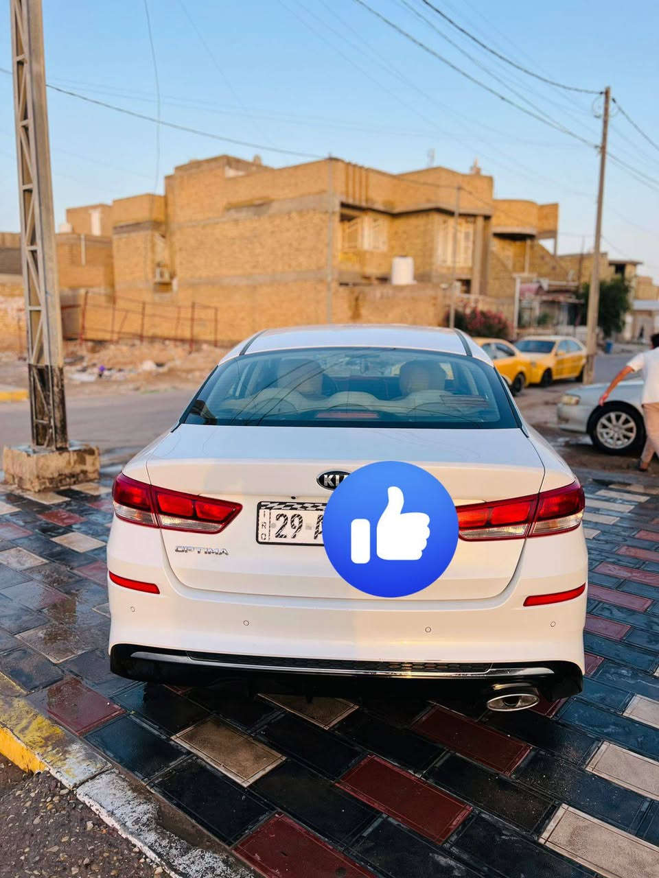 السلام عليكم اخوان كيا اوبتيما خليجي للبيع مكينه 2000مديل2019كفاله عامه لافتح ولاصبغ ولاتبديل بسمي مستعجل على البيع السعر 175وبيه مجال شويه هذا رقمي ***********
