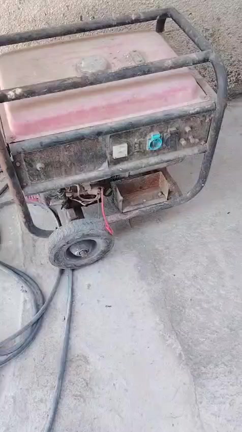 السلام عليكم عندي هذني مغاسل 4 ومولد وحده للبيع تابع الفديو وخابرني وبيك خير وتدلل العنوان بابل المحاويل قرية البوعلوان ***********
