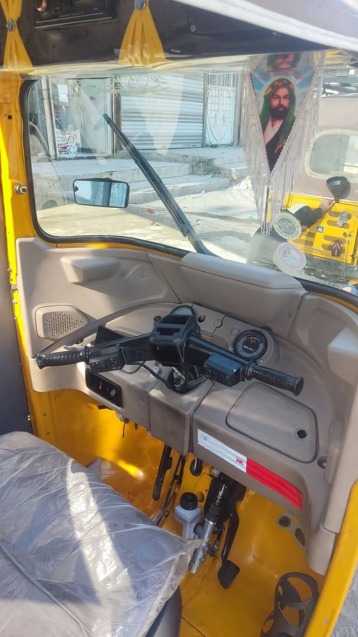 سلام عليكم تكتك 22 شهر 8 رقم نكليزي تكتك خير من الله بس راد لهة صرف بصيط بيع مستعجل سعر 8 و250 وبيهة مجال رقم الهاتف ***********
