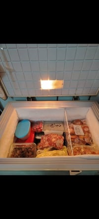 مجمدة ١٠ قدم ماركة شونك كلش نضيفة ومداخلة تصليح وعل فحص الله شاهد ومحا...