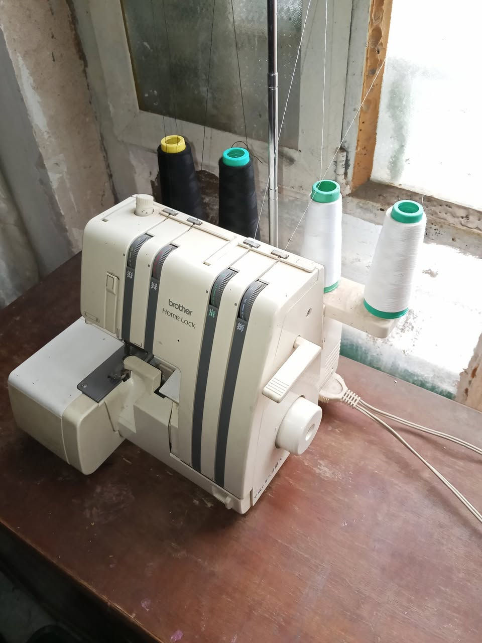 يالله السلام عليكم مكينه مال خياطه كلش حلوه ومرتبه ع الكهرباء استعمال قليل نوعيه الاصليه اڤر 
كامله وياهاا ابر وبكرات للبيع ب 130 وبيها مجال مكاني ديوانيه مركز لي يريدهاا يتفضل خاص او يتصل *********** ويدلل
