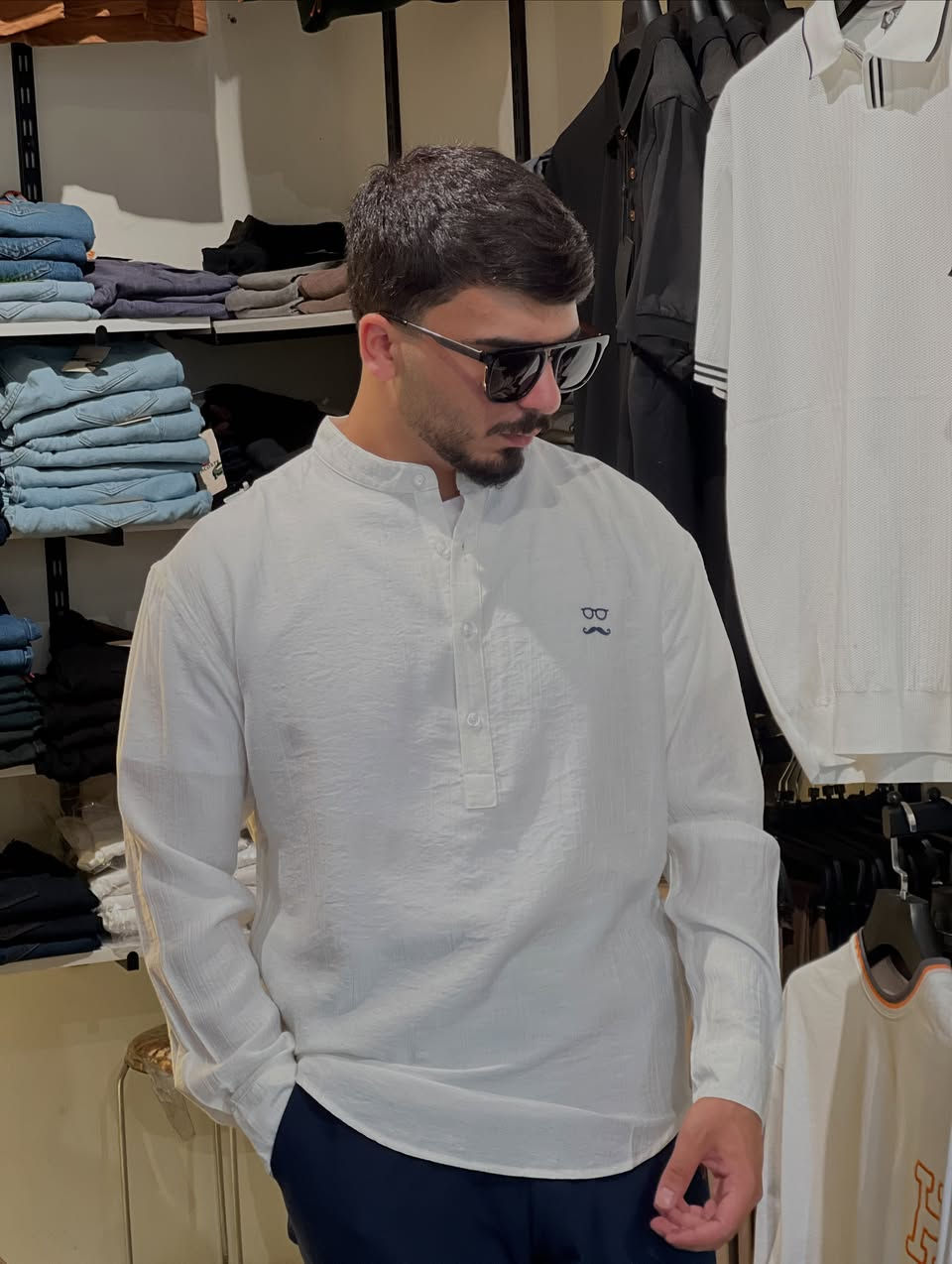 قميص مغربي🤍
قماش كلينس
جميع قياسات 
s-2xl
يجوجد توصيل الجميع محافظات العراق
عنوان داخل سوق مجاور عبود قصاب


**إذا كنت صاحب هذا الإعلان وتريد حذفه لأي سبب، رجاءا أرسل رسالة إلى الدعم الفني**