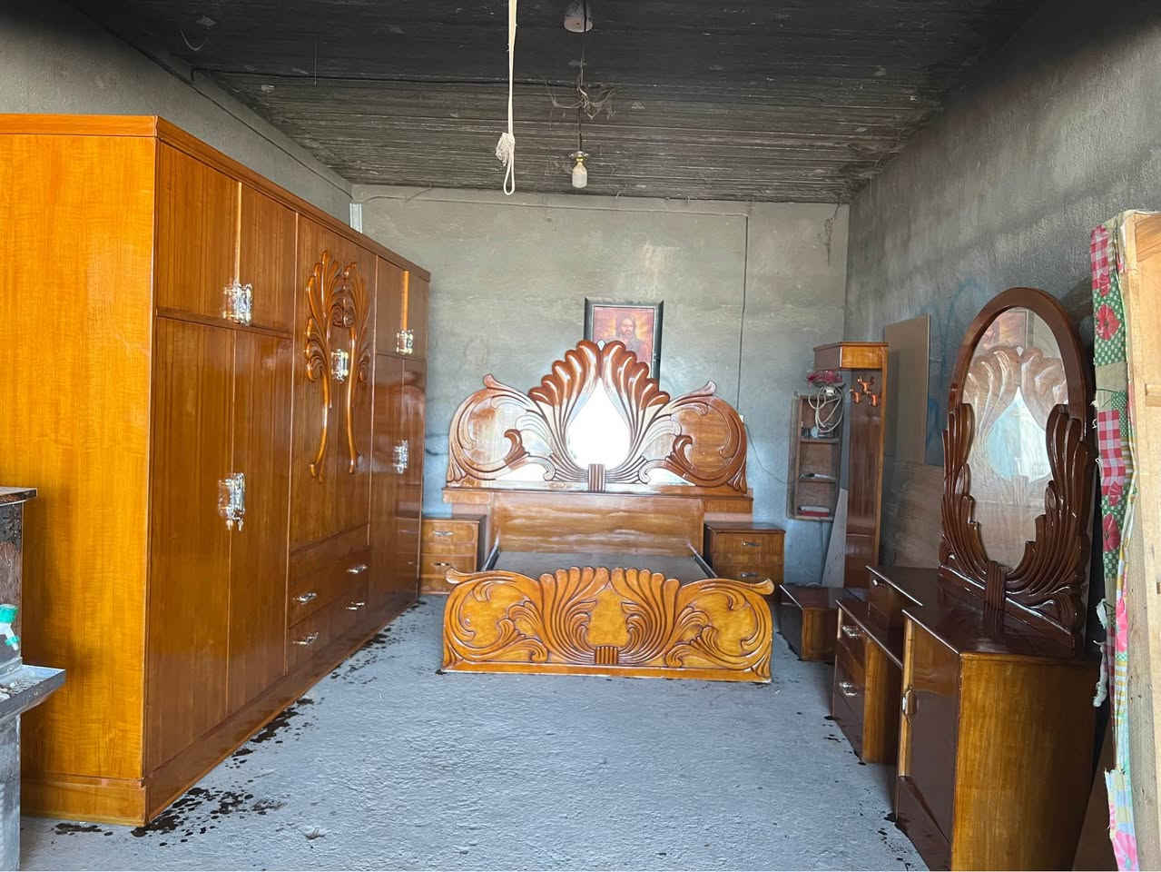 غرف نوم صاج داخل وخارج عدد3
يوجد لدينا خدمة توصيل 
للاستفسار الاتصال على الرقم التالي *********** او التواصل عبر الواتساب برقم الآسيا حلة, بابل
