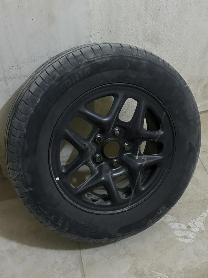 السلام عليكم 

متوفر ويل كب والتاير مالته وملحقاته من گفر وستدات 
جديد مستخدم اقل ال٩٠٠ كيلو 

يفيد سبير للي يريدة يتصل ع الرقم ادناه 

ملاحظة : بدلت ويل كب وبعت ٢ بقن ٢ 
واحد مبقي الي سبير والاخير اريد ابيعة

سعرة ٨٥ الف قفل لان اخوته بعتهن ب١٠٠ الف الواحد

***********
