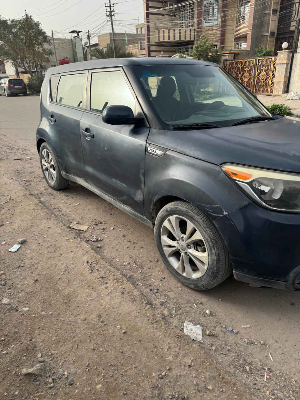 سول وارد امريكي موديل 2015 حبري الحادث كما موضح في الصورة
بيها صبغ بنيد وجاملغ والباب الايمن وبيها جراد بالصبغ بمكانات وبيها ايرباك درگة ودشبول وبردة مكفولة لغد وشاصي
 والضربة جانبية بالجاملغ الامامي الايمن كما موضح بالصورة، وتوجد 10 صور اضافية عن الحادث مالـ امريكا
 محرك (2000 GDI) وماشية (77400 ألف ميل)
على ايدي من سنة 2017 سيارة ما ناقصها شي قبل اسبوع سويتلها صدر كامل مع تبديل دسكات والتبريد شغال
السعر 108 ورقة وبيه مجال قليل
المكان بغداد المشتل
الرقم *********** (واتساب)
