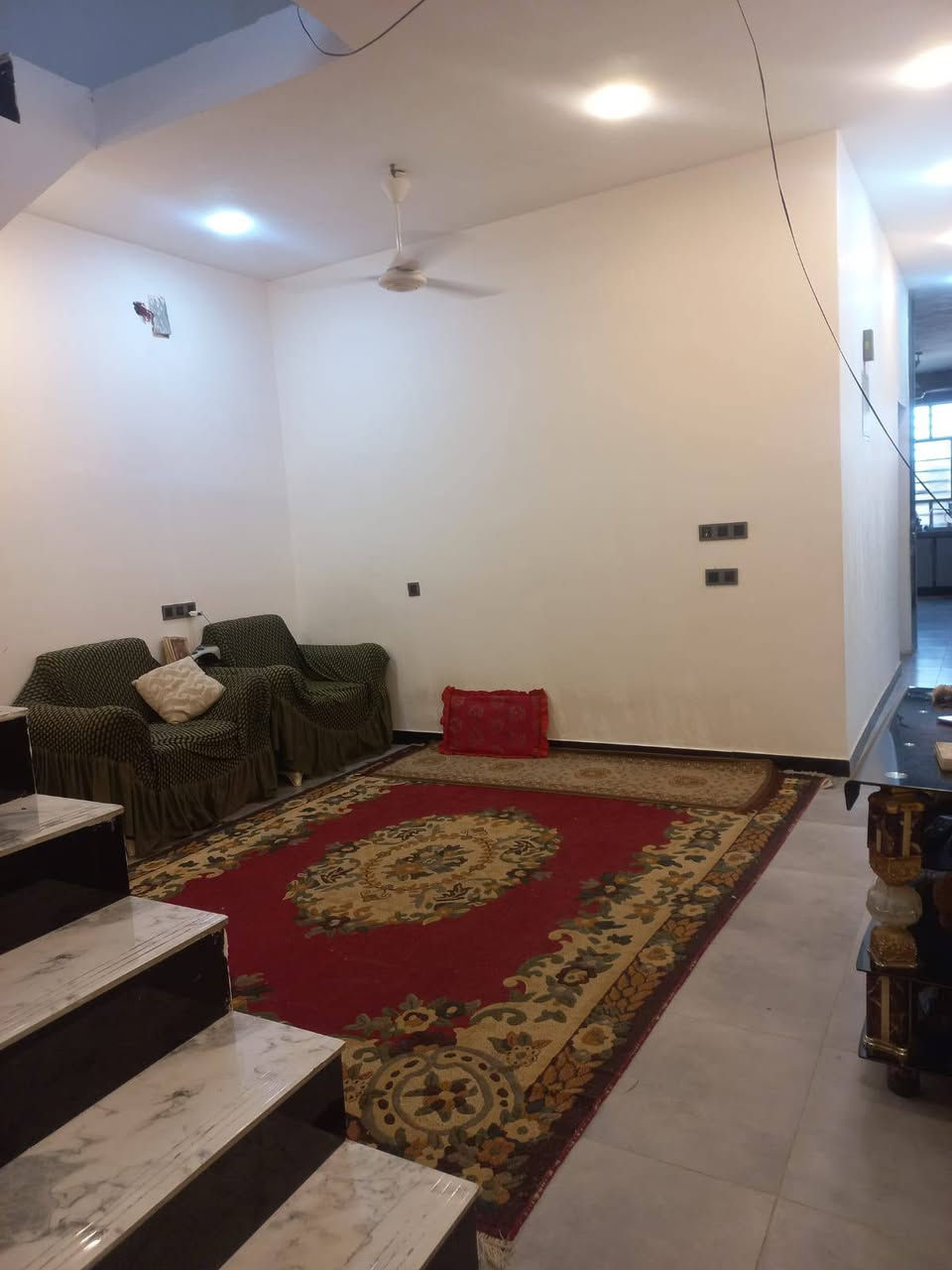 مشتمل للبيع مساحه ١٢٥ طابو صرف طابق واحد بناء جديد العنوان شارع ٨٠ جه نجف خلف حسينيه الحسن المجتبى الاستفسار الاتصال على رقم ***********

