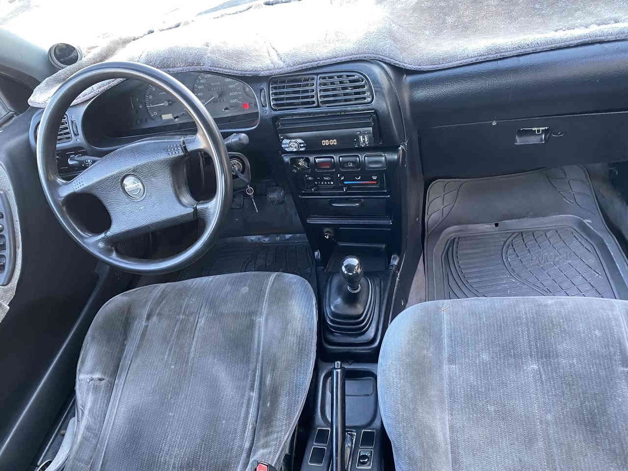 للبيع نيسان سني موديل 91 
كير عادي محرك جديد كهربائيات كلها شغاله كابريتر جديد 
تبريد شغال رقم بغداد تحويل ثاني يوم 
السعر 34 بي مجال
عنواني بغداد المحموديه 
***********
