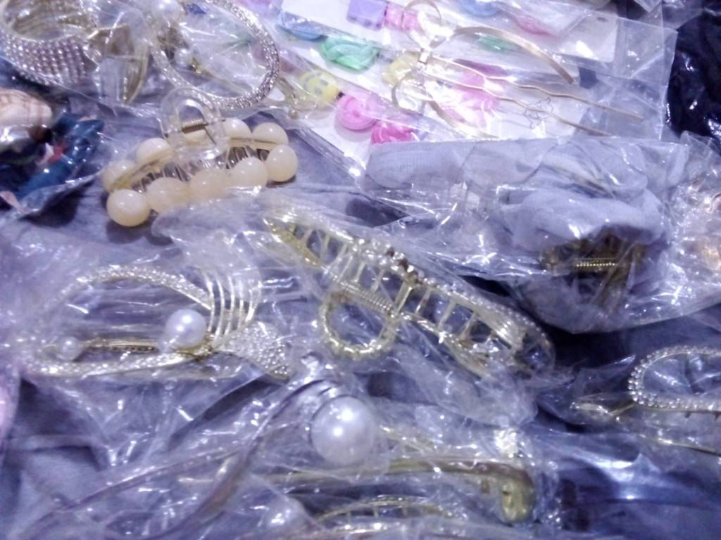 شلعة اكسسوارات شعر تقريبا من 140 الى 150 قطعه ب 50الف حلة, بابل


**إذا كنت صاحب هذا الإعلان وتريد حذفه لأي سبب، رجاءا أرسل رسالة إلى الدعم الفني**