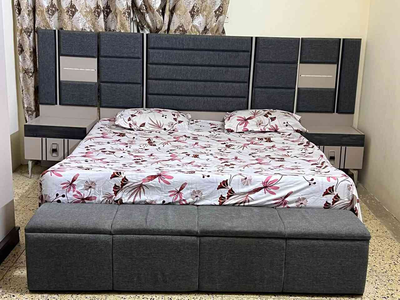 سلام عليكم غرفت نوم تركي باب اول الكنتور ٨ بيبان 5 قطع الغرفه العنوان شعب تجار الرقم *********** سعرها مليون وبيها مجال ستعمالها قليل

)
