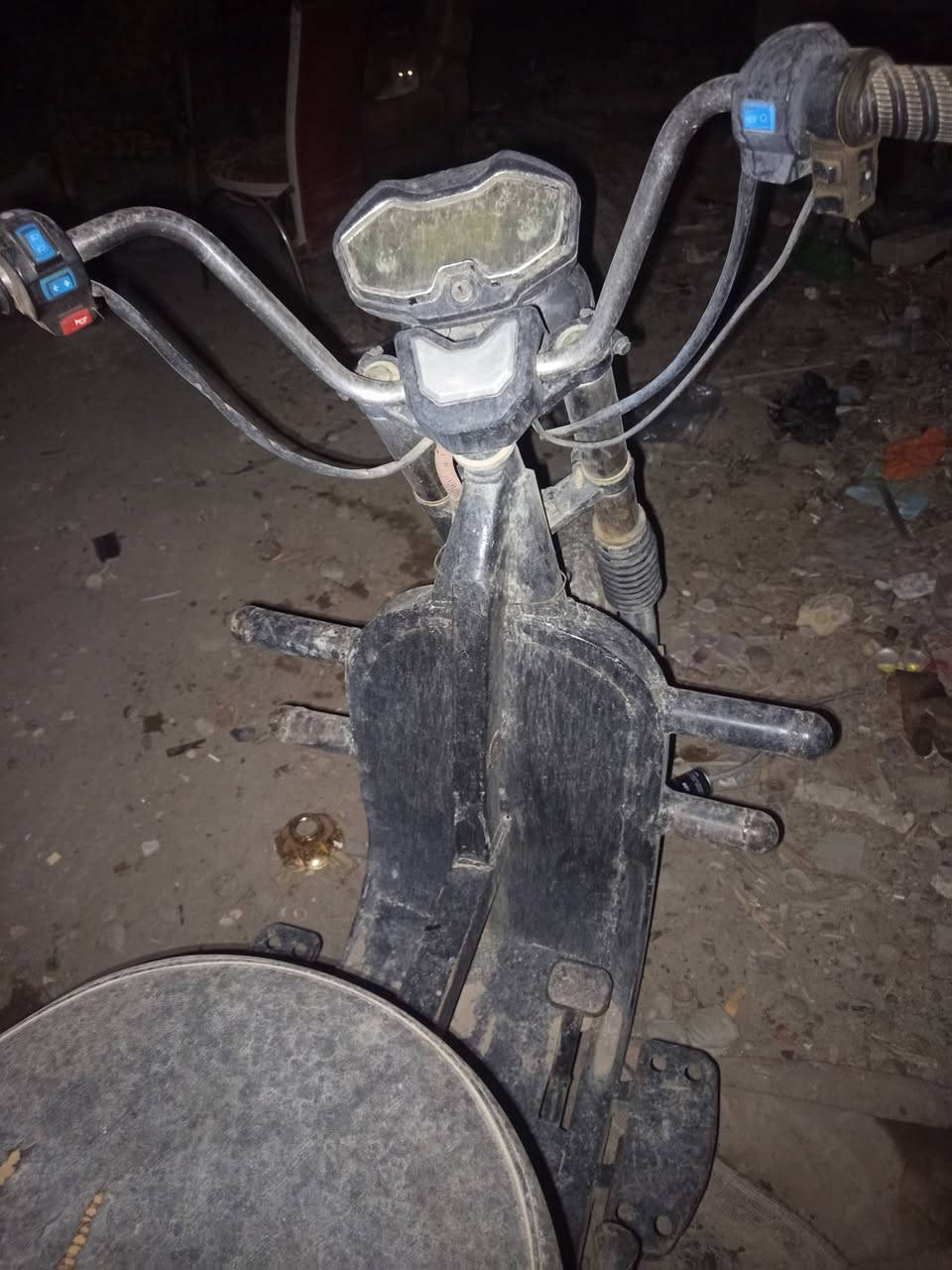 السلام عليكم 
ستوته محوره من البنزين الى الشحن شغل مضبوط للبدي وغراض شحن خاص من الصين جبتهن الاكسل يتحمل طن ونص نقص بس بطاريات  ستوته نظيفه بس متروكه صار شهرين تقريبا سعره ٥٥٠ الف العنوان بغداد سبع البور واليريد تفصيخ ابيعله


**إذا كنت صاحب هذا الإعلان وتريد حذفه لأي سبب، رجاءا أرسل رسالة إلى الدعم الفني**