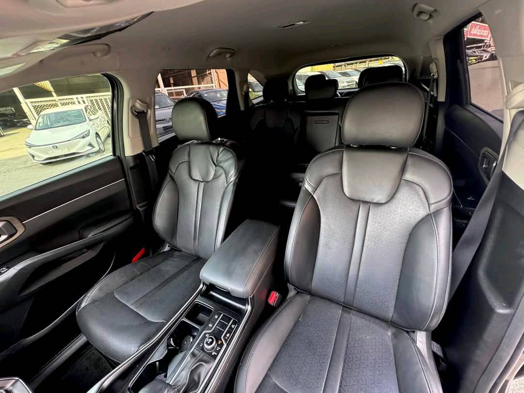 2023 KIA SORENTO
السعر10 2 $ ورقه 

سعة المحرك:- 2.5
اللون:- زيتوني  
المسافة المقطوعة :-000 26 mi 
عدد المقاعد :- 7 مقاعد 
مواصفات السيارة :- X Line 
* شاشه كبيره 
*كراسي كهرباء   
*وَيْل 20
*فرش جلد اسود 
*كامره 
*حساس تجاوز 
*بصمه
*حساس خلفي  
*تشغيل عن بعد 
*لايت زينون 
*اشاره بالمرايا
بدون رقم دخول جديد 
السيارة جديد 
وحادثه حلوو جاملغ الغلفي بدون ايرباك.
مصلح كامله 
العنوان بغداد  
***********
