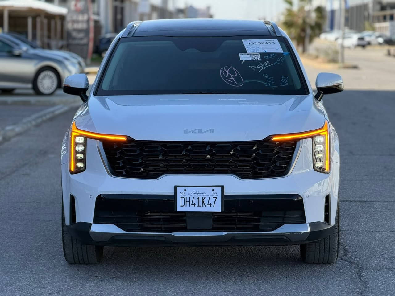 كيا سورنتو وارد أمريكي موديل 2024 محرك 2500GDI ماشيه 21 الف حادثه كلين تايتل مفتوحه دعاميه ولايتات مآلاته اجيت وشديتهن بدون ايرباك بدون صبغ بدون تبديل كله ليبل واحد موصفات فول 1/1 فه مالته S بصمه بنرامه كرسي كهرباء كراسي تدفى اشاير بل مري لايتات 4 عدسات لايتات زنون رادارات امامي وخلفي فور ويل تشغيل عن بعد 7 راكب قطعتين تبريد حته الكراسي اجتي من فصل فول  وسياره حيل جديده بل واقع احله من صور  VIP للتصال *********** ملاحضه سياره اي عمان تريده حره أو شهدا
